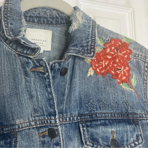American Eagle Distressed Embroidered Floral Jean Jacket - Size Small - Picture 2 of 8